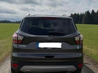 Gebraucht Ford Kuga Titanium 150 PS (110 kW) 2017 Grau SUV