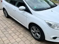 Gebraucht Ford Focus SYNC Edition 101 PS (74 kW) 2014 Weiß Kombi