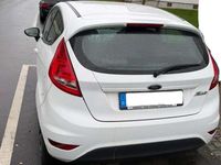Gebraucht Ford Fiesta Ambiente 60 PS (44 kW) 2011 Weiß Limousine