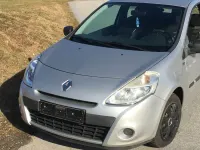Gebraucht Renault Clio 75 PS (55 kW) 2012 Silber Kleinwagen