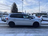 Gebraucht VW Touran Active 150 PS (110 kW) 2022 Silber metallic Van / Kleinbus