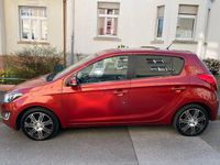 Gebraucht Hyundai i20 Edition 86 PS (63 kW) 2012 Rot Kleinwagen