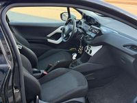 Gebraucht Peugeot 208 68 PS (50 kW) 2015 Kleinwagen