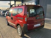 Gebraucht Peugeot Bipper Basis 73 PS (53 kW) 2010 Rot Van / Kleinbus