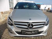 Gebraucht Mercedes B200 Urban 156 PS (114 kW) 2017 Polarsilber  metalliclack Van / Kleinbus