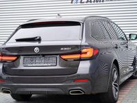 Gebraucht BMW 530 M Sport 245 PS (180 kW) 2023 Sophistograu brillanteffekt me Kombi