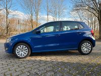 Gebraucht VW Polo Highline 90 PS (66 kW) 2013 Blau Kleinwagen