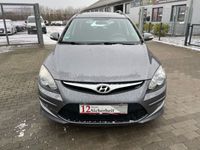 gebraucht Hyundai i30 cw 1.6 Comfort Xenon Klima S-Heft gepflegt