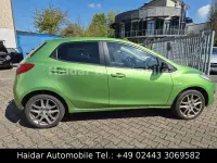 Używany Mazda 2 Kenko 84 KM (61 kW) 2013 Zielony Hatchback