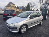 Gebraucht Peugeot 206 60 PS (44 kW) 2002 Silber Limousine