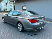 Gebraucht BMW 730 245 PS (180 kW) 2010 Grau Limousine