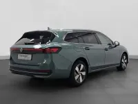 Gebraucht VW Passat Business 150 PS (110 kW) 2025 Grün Kombi
