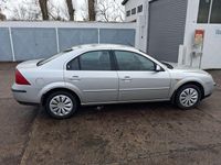 Gebraucht Ford Mondeo 145 PS (106 kW) 2001 Silber Limousine