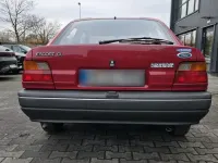 Używany Ford Escort 75 KM (55 kW) 1992 Czerwony Sedan/Limuzyna