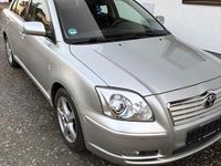 Gebraucht Toyota Avensis 163 PS (119 kW) 2004 Silber Limousine