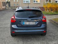 Gebraucht Ford Focus 101 PS (74 kW) 2012 Blau Limousine