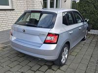 Gebraucht Skoda Fabia Active 60 PS (44 kW) 2016 Silber Limousine