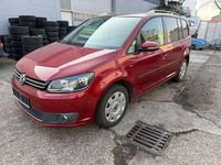 Gebraucht VW Touran Cup 105 PS (77 kW) 2014 Wild cherry red metallic Van / Kleinbus