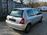 Gebraucht Renault Clio II 75 PS (55 kW) 2005 Silber Kleinwagen