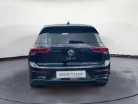 Gebraucht VW Golf VIII Life 131 PS (96 kW) 2020 (schwarz) deep black perleffekt Limousine