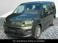 Neu Fiat Doblò 131 PS (96 kW) 2026 Grün Van / Kleinbus