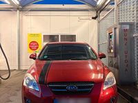 Second-hand Kia Ceed 109 CP (80 kW) 2008 Roșu Hatchback