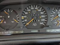 Second-hand Mercedes E300 178 CP (130 kW) 1992 Negru Berlinǎ