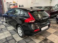 Gebraucht Volvo V40 Kinetic 122 PS (89 kW) 2018 Schwarz Kombi