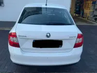 Gebraucht Skoda Rapid Ambition 105 PS (77 kW) 2014 Weiß Kleinwagen