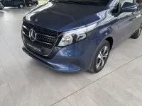 Gebraucht Mercedes V250 190 PS (139 kW) 2025 Sodalithblau met. Van / Kleinbus
