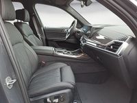Neu BMW X7 352 PS (258 kW) 2026 Grau SUV