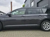 Gebraucht VW Passat Basis 122 PS (89 kW) 2023 Grau Kombi