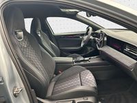 Gebraucht VW Passat R-line 150 PS (110 kW) 2025 Oyster silver metallic Kombi