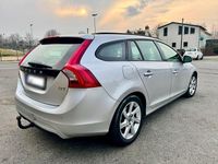 Gebraucht Volvo V60 Summum 150 PS (110 kW) 2016 Silber Kombi