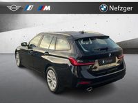 Gebraucht BMW 320 Advantage 190 PS (139 kW) 2020 Black sapphire metallic Kombi
