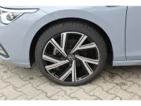 Gebraucht VW Golf VIII Style 131 PS (96 kW) 2024 Grau Limousine