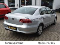 Gebraucht VW Passat Trendline 122 PS (89 kW) 2011 Silber Limousine