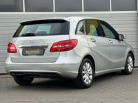 Gebraucht Mercedes B180 109 PS (80 kW) 2011 Silber Van / Kleinbus