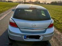 Gebraucht Opel Astra 90 PS (66 kW) 2004 Silber Limousine
