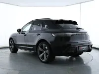 Gebraucht Porsche Macan Chrono 441 PS (324 kW) 2023 Schwarz SUV