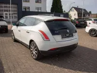 Gebraucht Lancia Delta 200 PS (147 kW) 2009 Weiß Kleinwagen