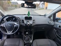 Gebraucht Ford Fiesta Titanium 125 PS (91 kW) 2015 Blau Kleinwagen