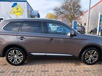 gebraucht Mitsubishi Outlander 2.2 DI-D 4WD Automatik SUV-Star+ S...