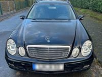 Gebraucht Mercedes E220 Classic 150 PS (110 kW) 2004 Schwarz Kombi