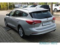 Gebraucht Ford Focus Cool & Connect 120 PS (88 kW) 2020 Silber Limousine