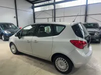 Używany Opel Meriva Edition 101 KM (74 kW) 2015 Srebrny Minivan