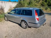 Usado Ford Mondeo Ghia 150 CV (110 kW) 2006 Plateado Familiar