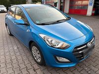 Gebraucht Hyundai i30 110 PS (80 kW) 2015 Blau Limousine