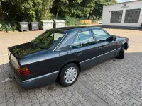 Gebraucht Mercedes E250 1992 Grau Limousine