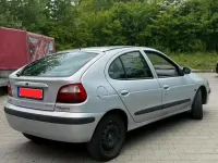 Gebraucht Renault Mégane 107 PS (78 kW) 2001 Silber Limousine